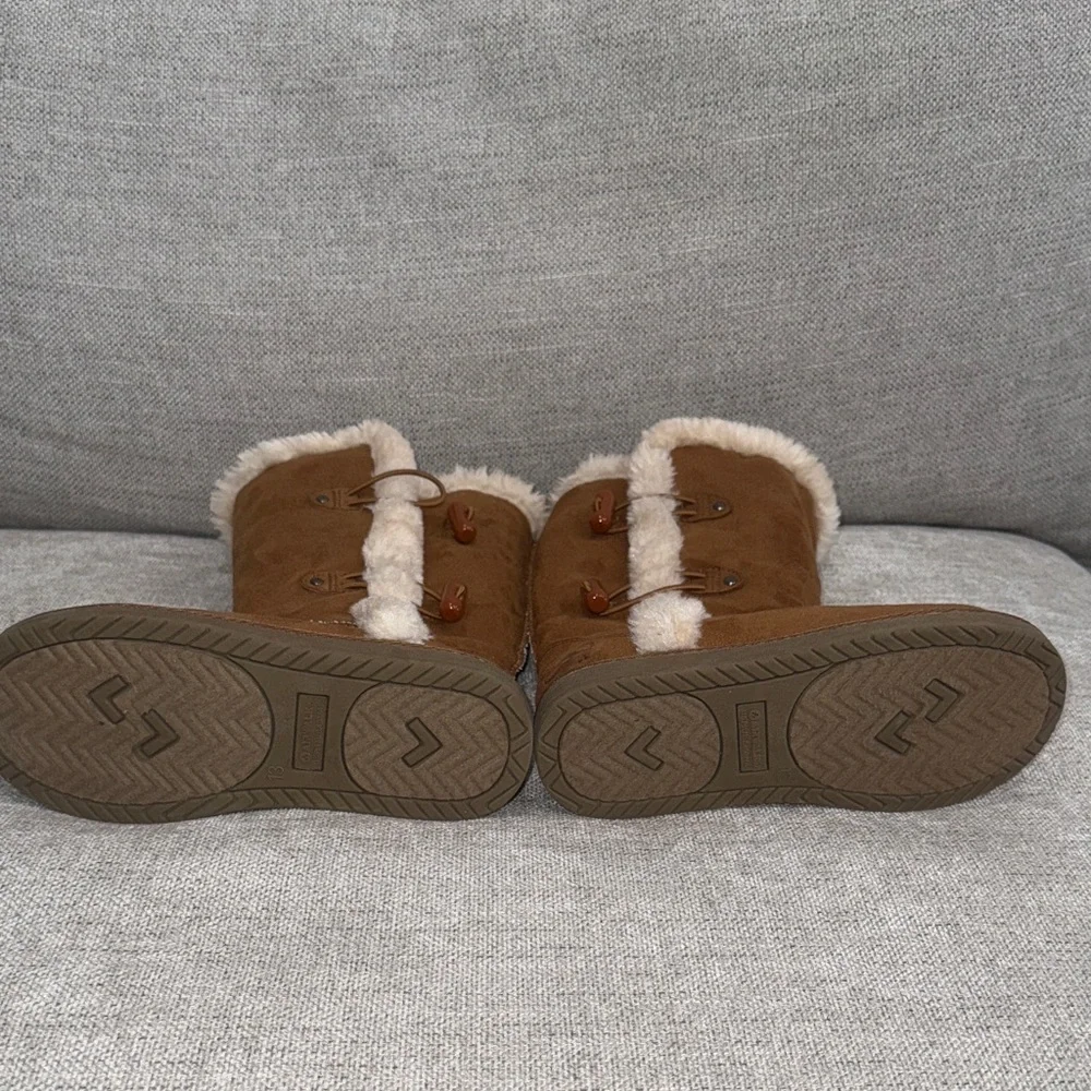 NWOT Cozy tan faux fur Lined suede like tall Boots